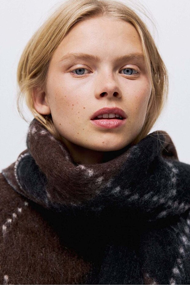 وشاح ذو هامش - 4