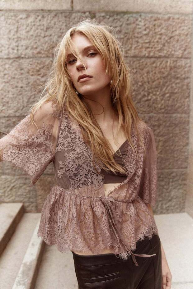 الجزء العلوي من الدانتيل - 2