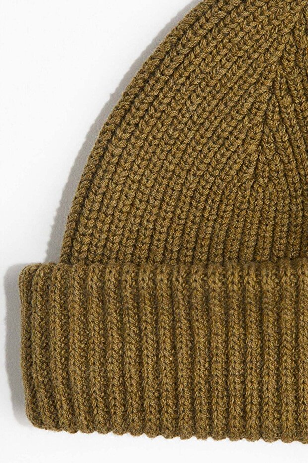 Rib-knit hat - 2