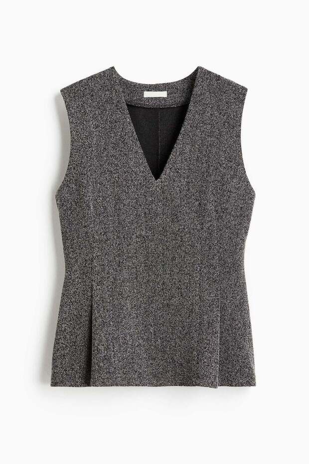 بلوزة بفتحة رقبة على شكل حرف V - 4