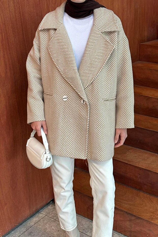 معطف بنمط متعرج على شكل ظهر السمكة، لون جملي - 3