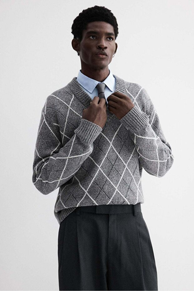 Regular Fit Wool-blend V-neck jumper