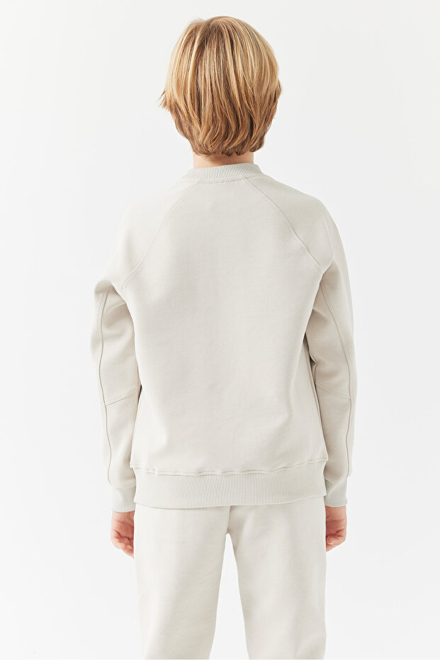 Boy's Basic Sweatshirt - 4
