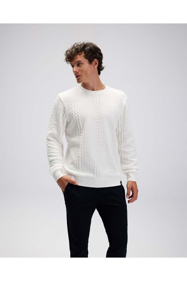 Em623-Of Men's White Sweater