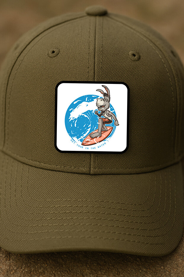 شارة / وشاح / شعار بتصميم الحمار الذي يركب الأمواج - 3