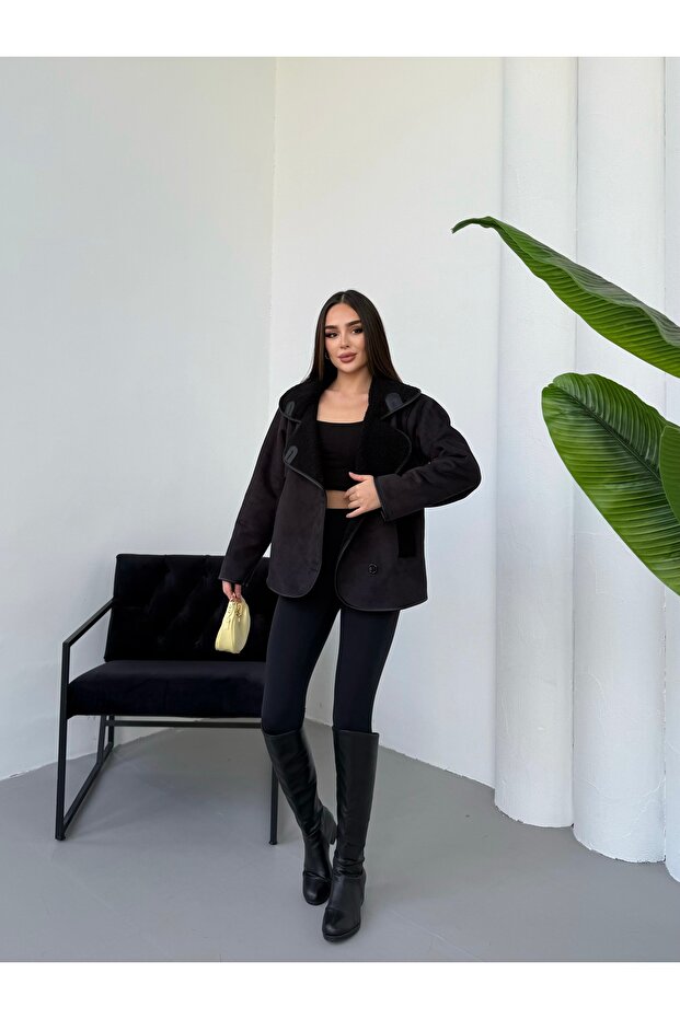 سترة من جلد الغزال مع جيوب مبطنة بالقطيفة وأزرار - 7