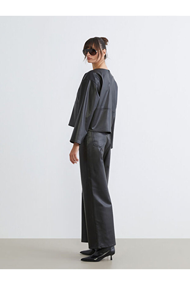 Esvab • Modern & Distinctive Relaxed Fit Women's Leather-Look Pants