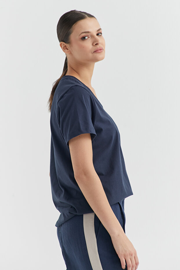 Kadın V Yaka Basic T-shirt - 3