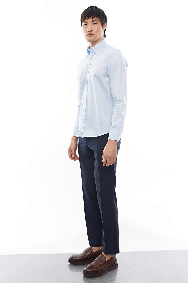 قميص مريح بأزرار على الياقة - 5