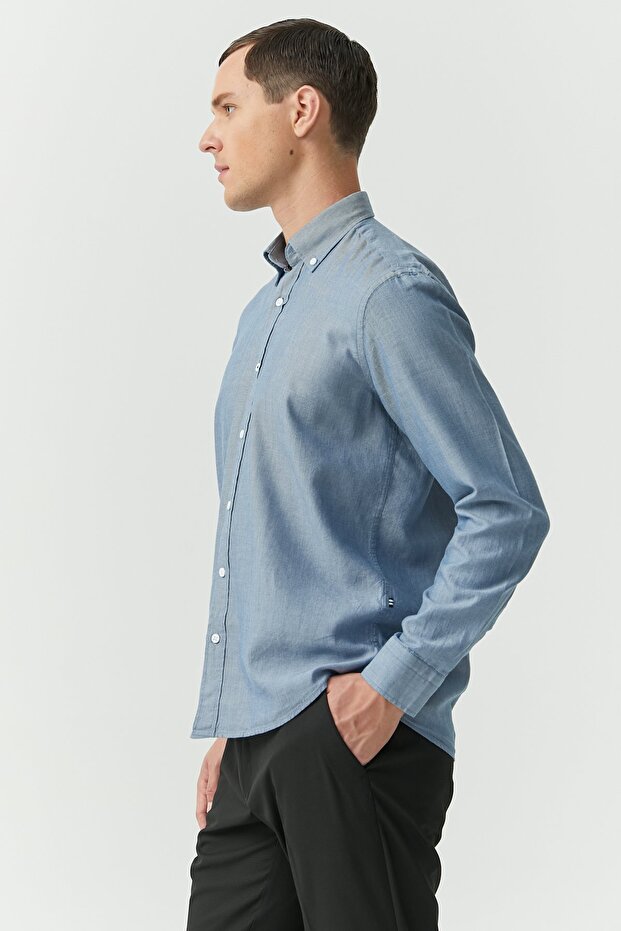 قميص مريح بأزرار على الياقة - 2