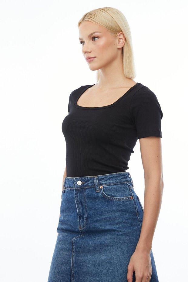 Kare Yaka Basic T-shirt - 3