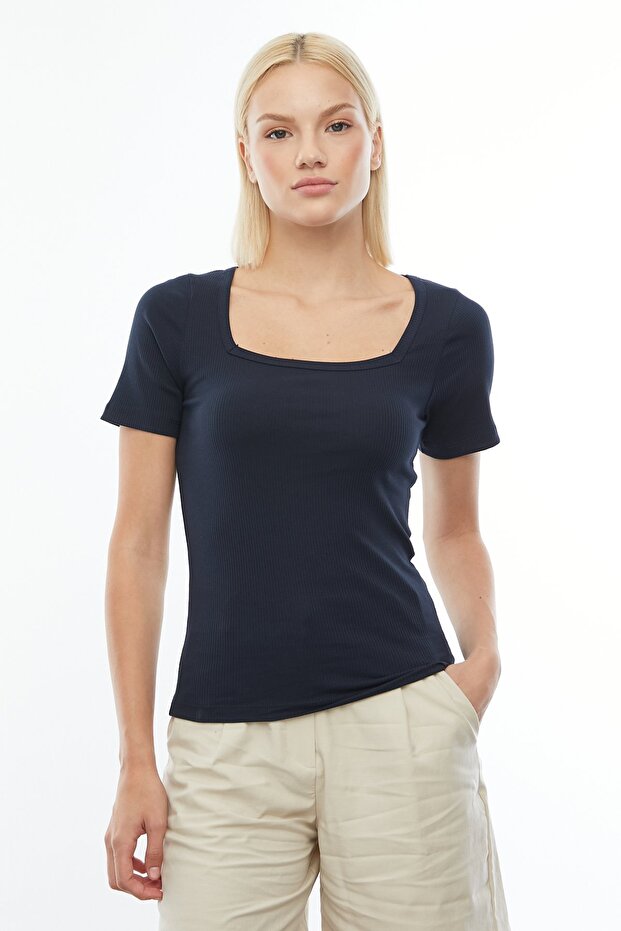 Kare Yaka Basic T-shirt - 2
