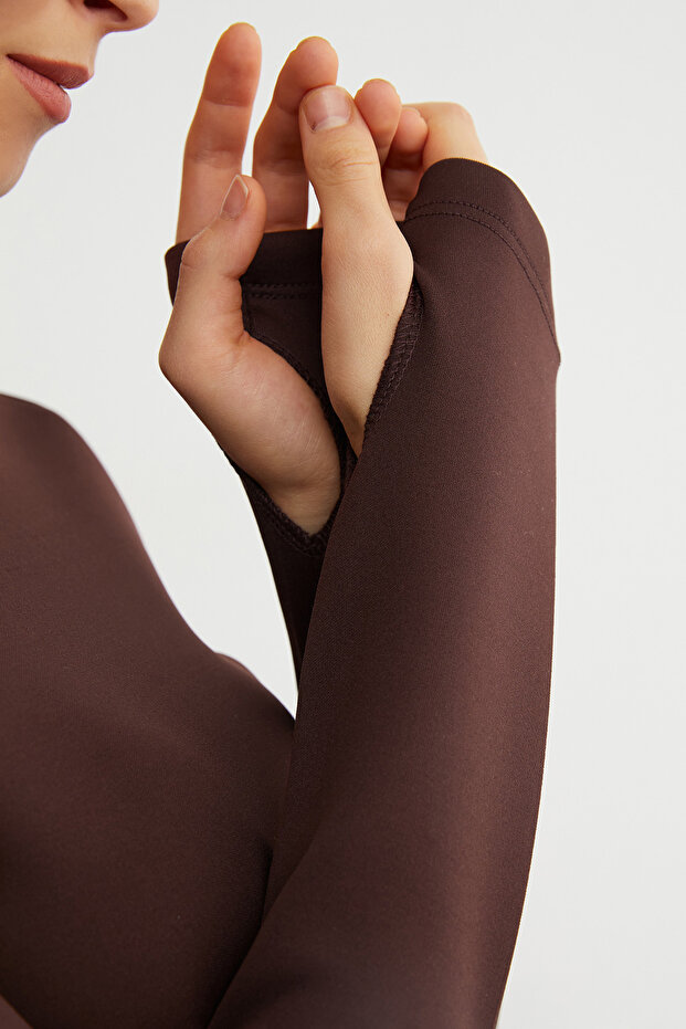 Basic Crew Neck Finger-Loop Crop Blouse - 8