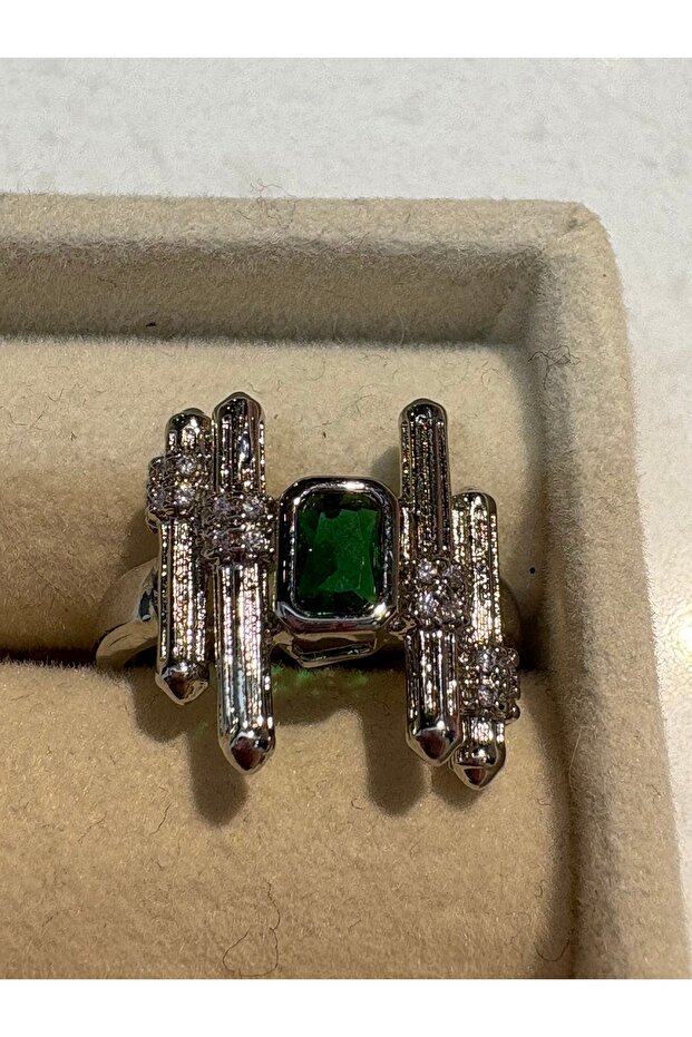 Green Stone Design Ring