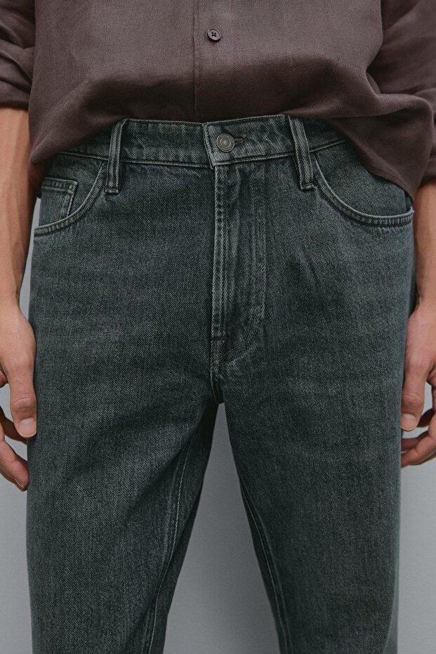 Tapered fit jeans - 4