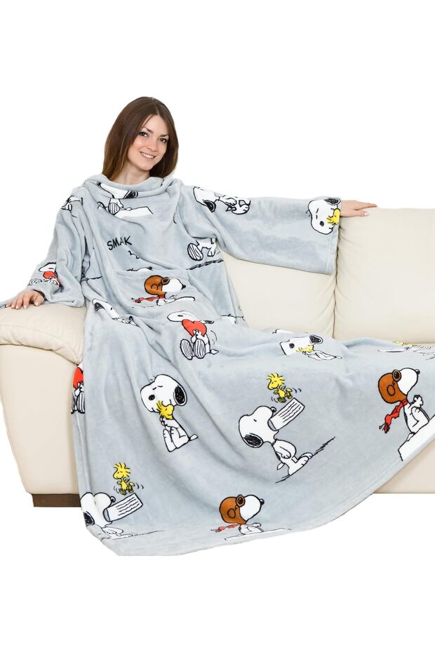 Lavatelli Gray Snoopy Dog Blanket With Sleeves