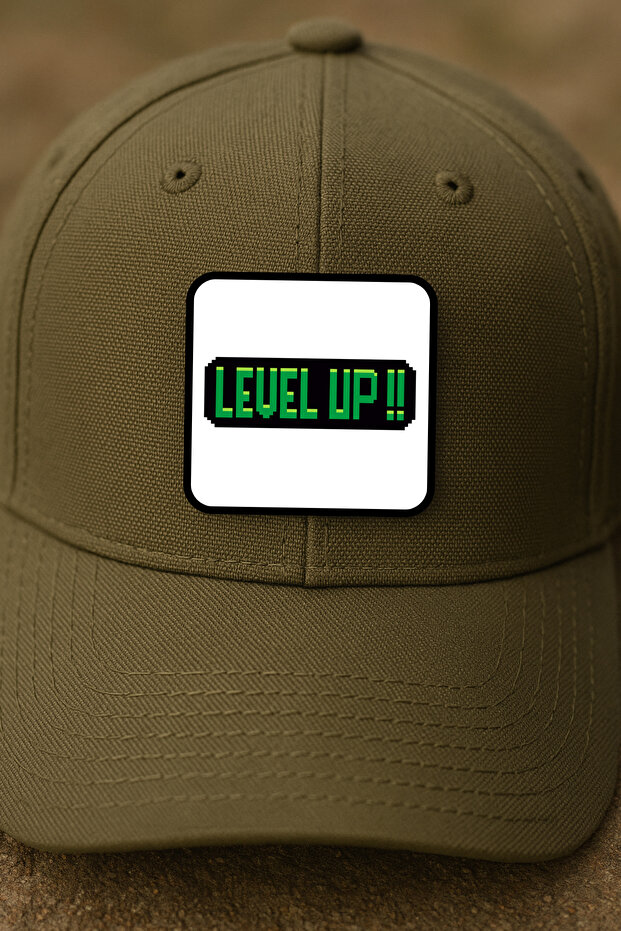 ارتقِ بمستويك! !” رقعة / شارة / شعار بتصميم وحدة تحكم ألعاب بيكسل جرين مكتوب عليها - 3