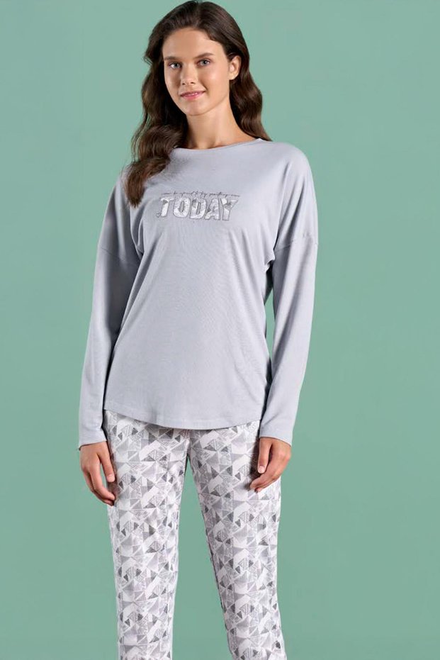 Women's Gray Color Long Sleeve Crew Neck Elastic Leg Pajama Set C5T8N91