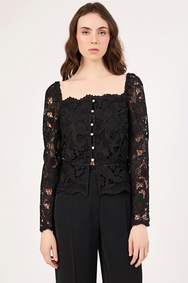 Düğmeli güpür bluz - 1