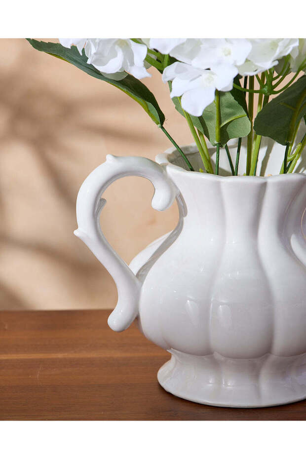زهرة الكوبية البيضاء في مزهرية خزفية - 4