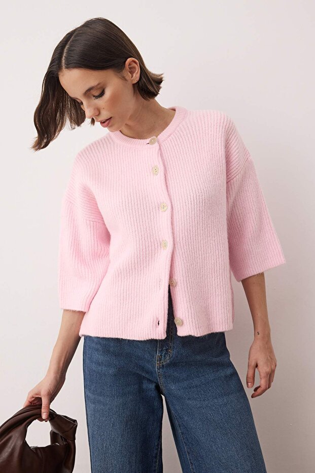 Wardrobe Essentials Pembe Yumuşak Dokulu Geniş Kalıp Kısa Kol Basic Triko Hırka | TWOAW26HI00251 - 2