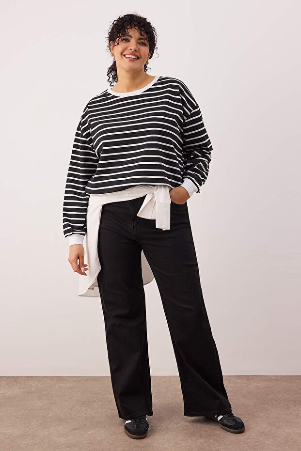 Siyah-Beyaz Çizgili Regular Fit Bisiklet Yaka Büyük Beden Sweatshirt TBBAW26AO00043 - 2
