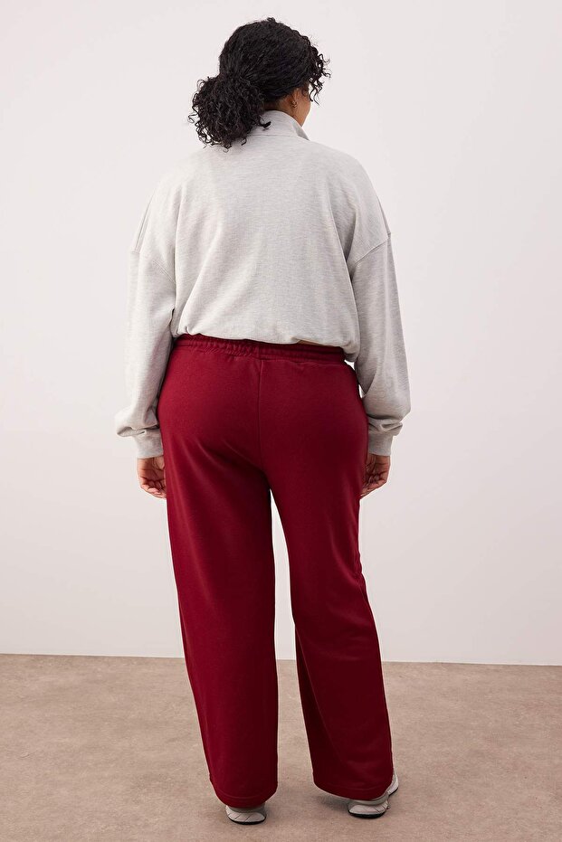 Bordo Etiket Detaylı Wide Leg/Geniş Paça Büyük Beden Eşofman Altı TBBAW26AJ00010 - 4