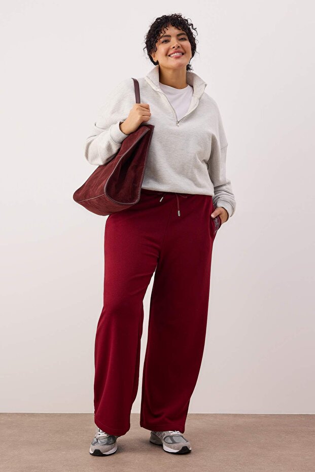Bordo Etiket Detaylı Wide Leg/Geniş Paça Büyük Beden Eşofman Altı TBBAW26AJ00010 - 1