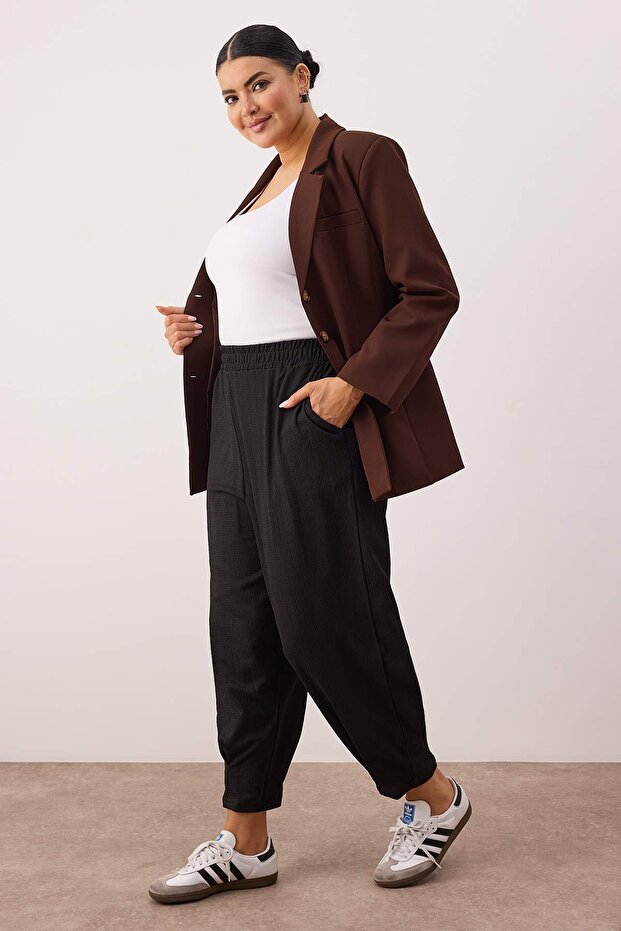 Siyah Havuç Fit Beli Lastikli Örme Büyük Beden Pantolon TBBSS23AR00002 - 4