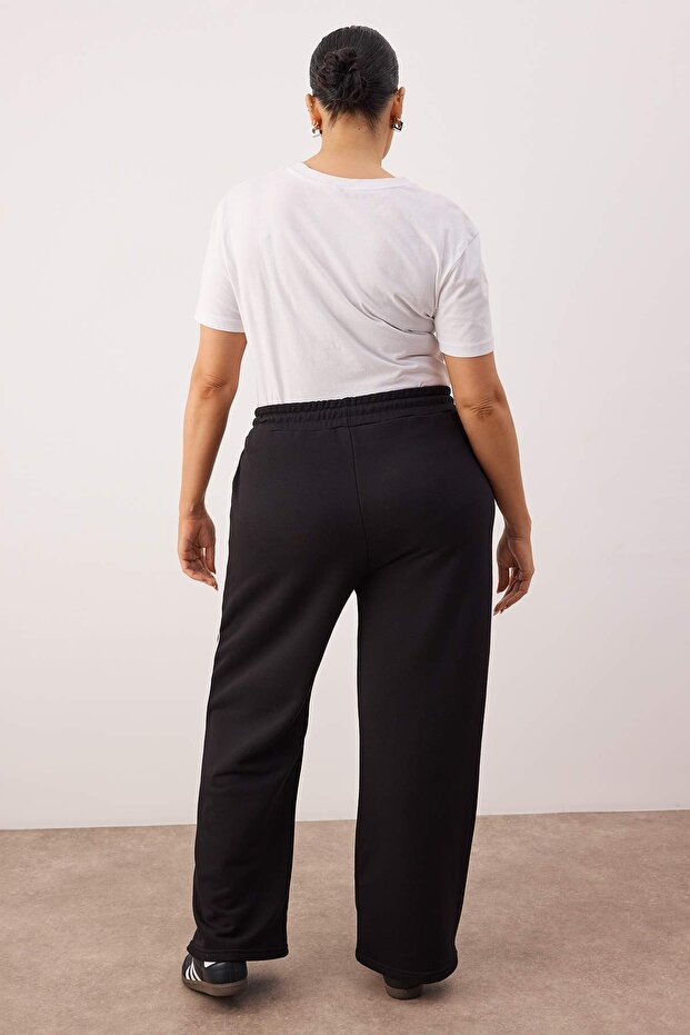Siyah Kontrast Biye Detaylı Wide Leg/Geniş Paça Büyük Beden Eşofman Altı TBBAW26AJ00006 - 4
