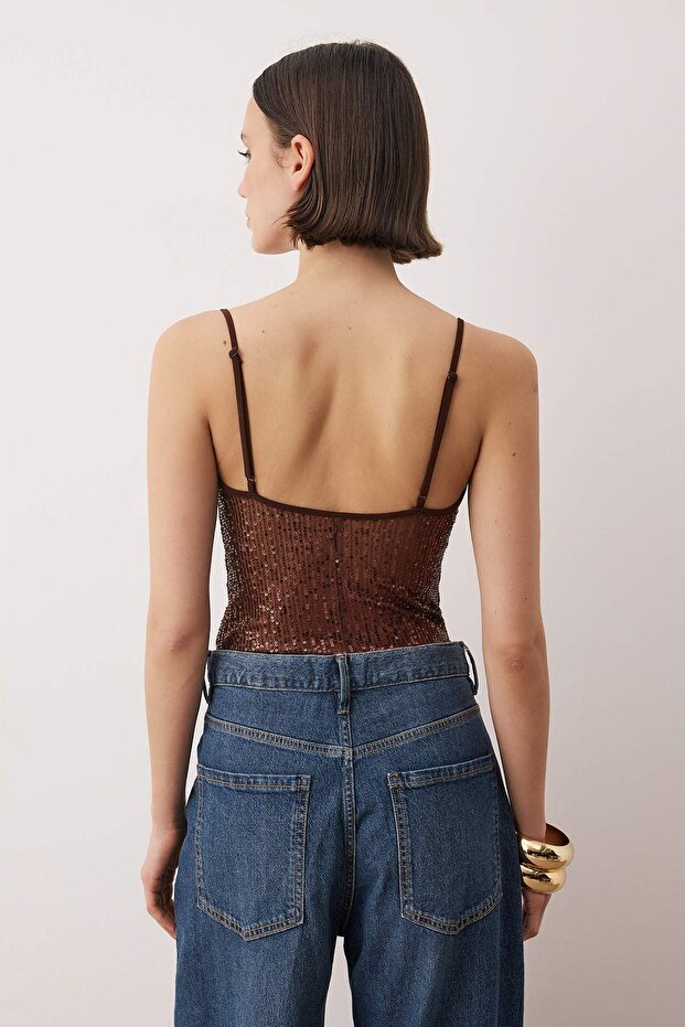 Koyu Kahverengi Degaje Yaka Askılı Örme Payet Çıtçıtlı Body TPRAW26BD00030 - 4