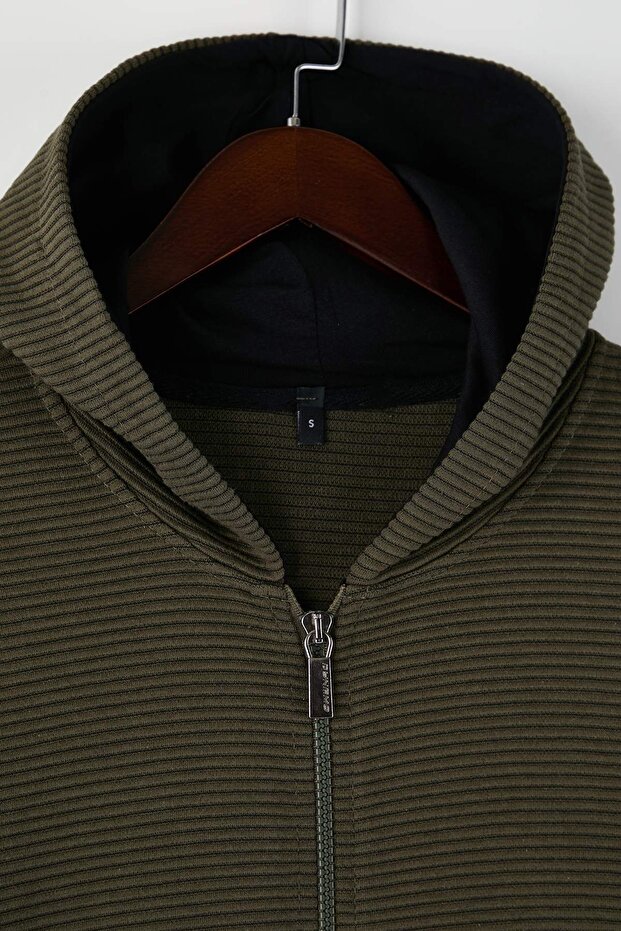 Haki Regular/Normal Kesim Fermuarlı Kapüşonlu Dokulu Sweatshirt TMNAW26SW00067 - 7