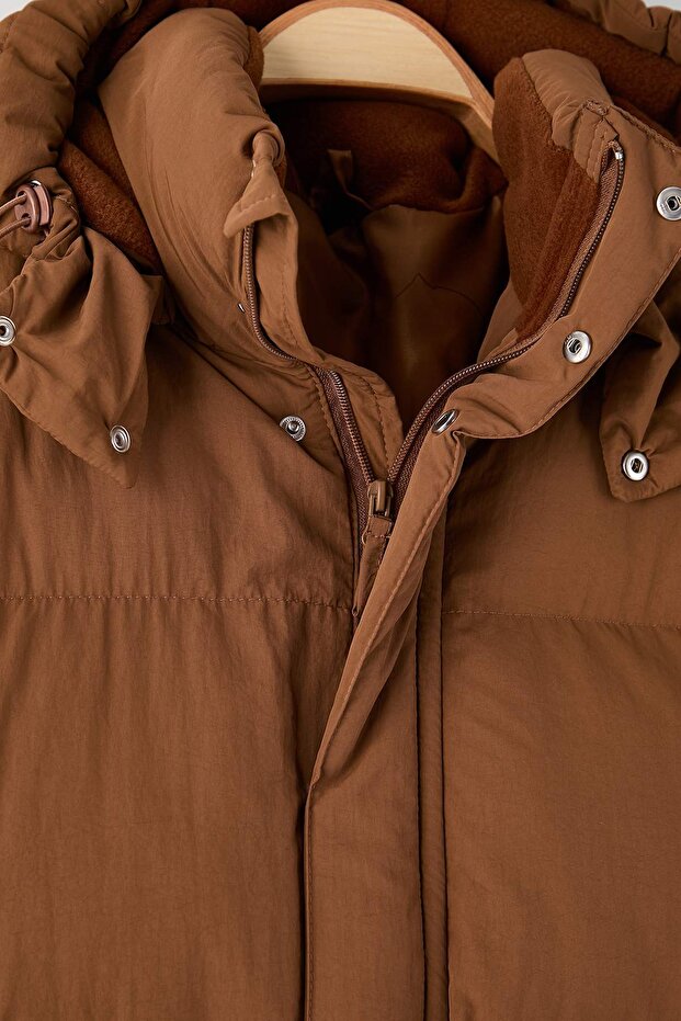 Erkek Tarçın Oversize Fit Kapüşonlu Taslan Kışlık Şişme Mont TMNAW25MO00005 - 7