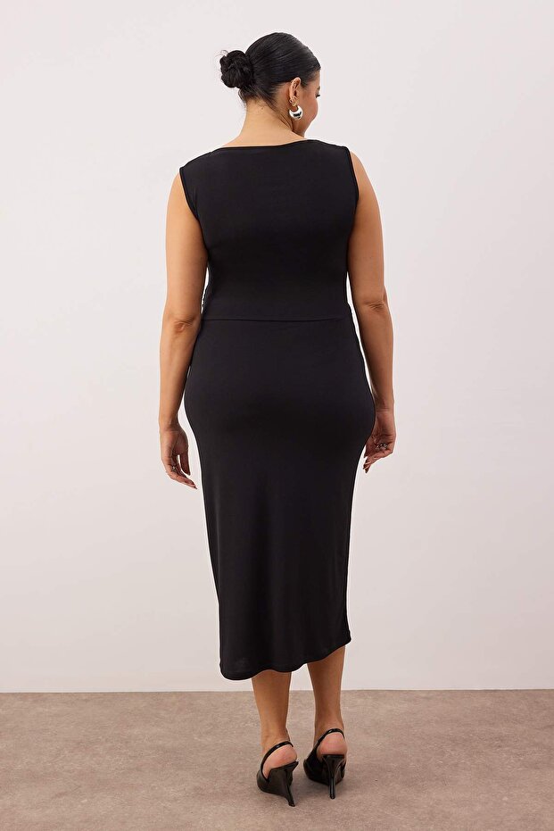 Siyah Bodycon Midi Aksesuar Detaylı Örme Büyük Beden Elbise TBBSS25AH00248 - 6