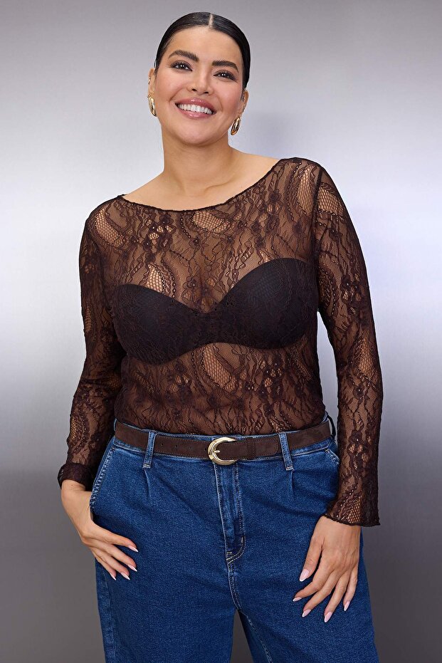 Kahverengi Regular Fit Kayık Yaka Dantel Örme Büyük Beden Bluz TBBAW26AF00031 - 2