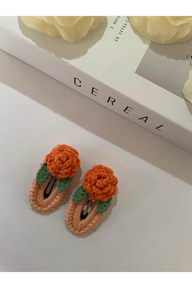 إبزيم محبوك بنمط وردي مكون من قطعتين - 1