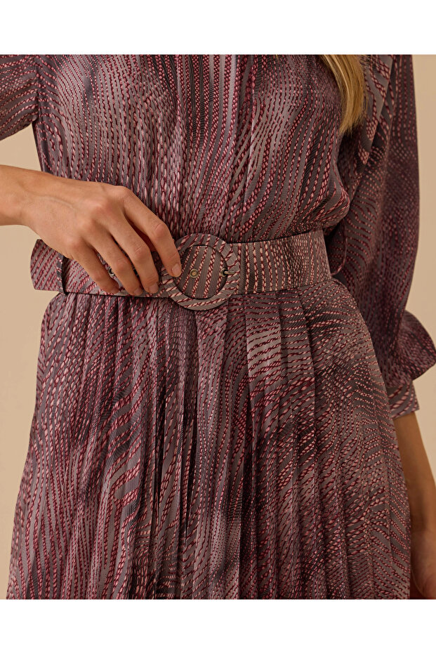 Kemerli Desenli Pliseli Elbise - 5