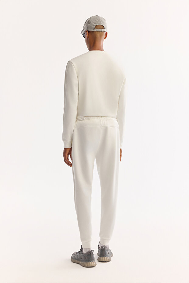 Men's Ecru Waist Elastic Side-Pocket Injection Printed Interlock Regular Fit Jogger A52Y3402 - 4