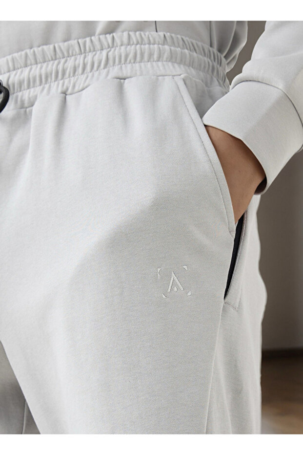 Panelled Performance Shorts with Pockets - 4