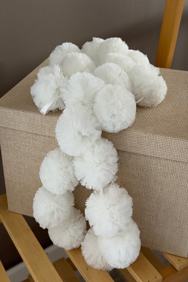 Cream Row Pompom Mini Pompom