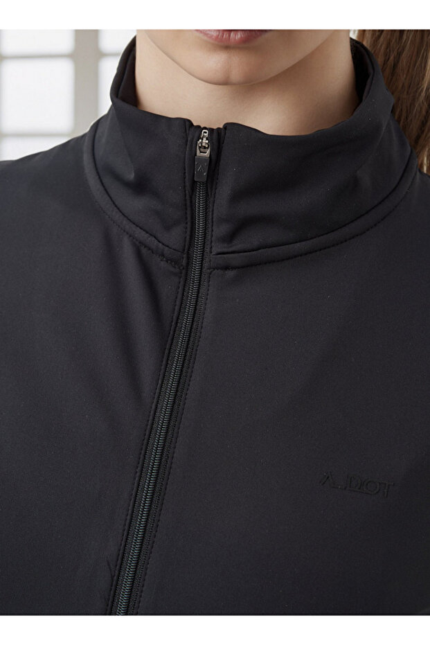 سترة رياضية بسحاب أمامي وجيوب - 4