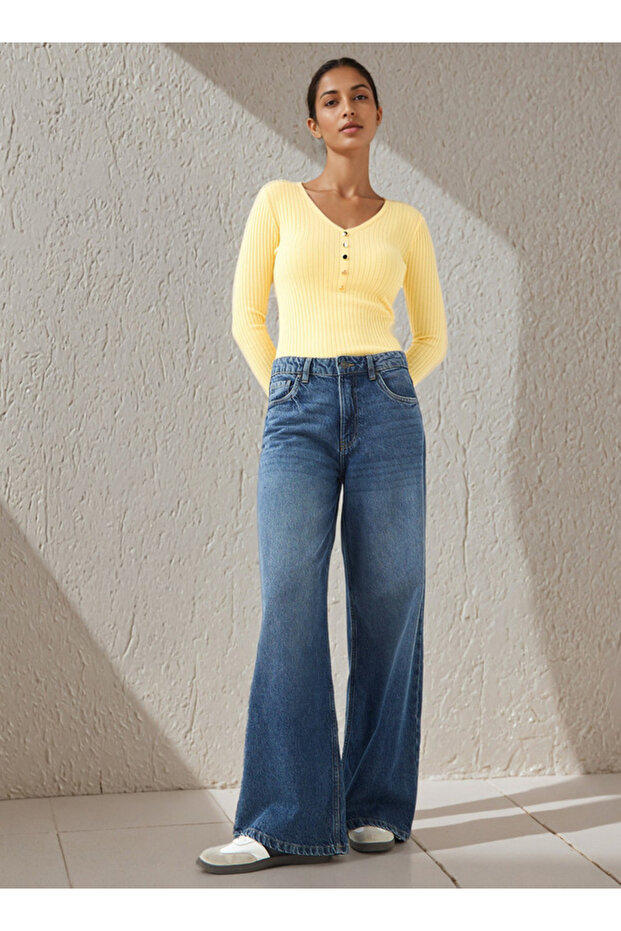 Ribbed V-neck Sweater - 2