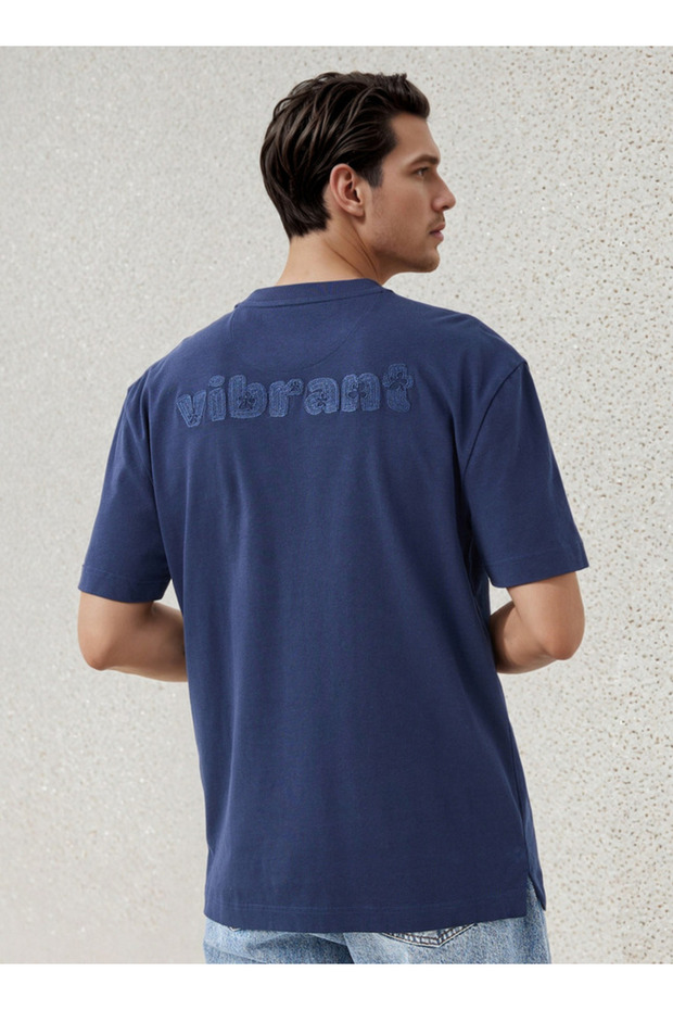 تي شيرت خلفي مطرز - 3