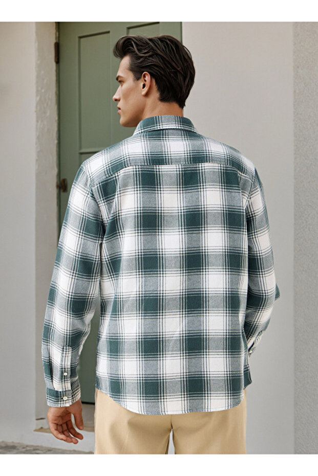 قميص منقوش بقصّة عادية - 3