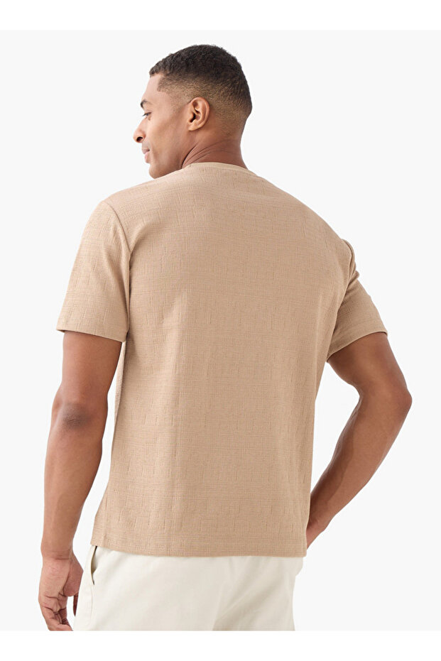 تي شيرت مريح ومحكم - 3