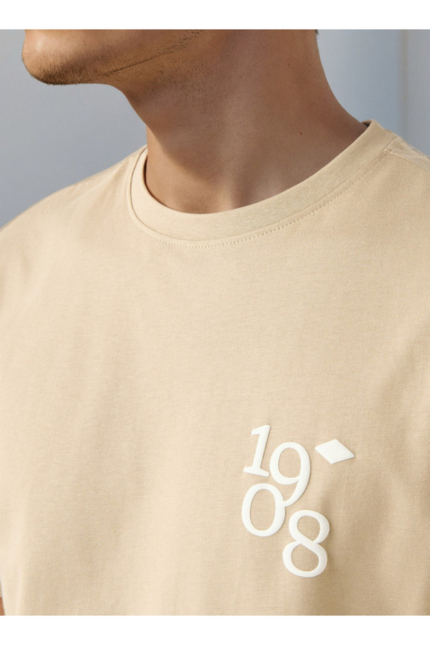 تي شيرت بطبعة شعار - 4