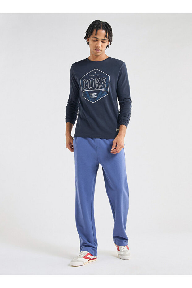 تي شيرت مطبوع برقبة دائرية وأكمام طويلة - 2