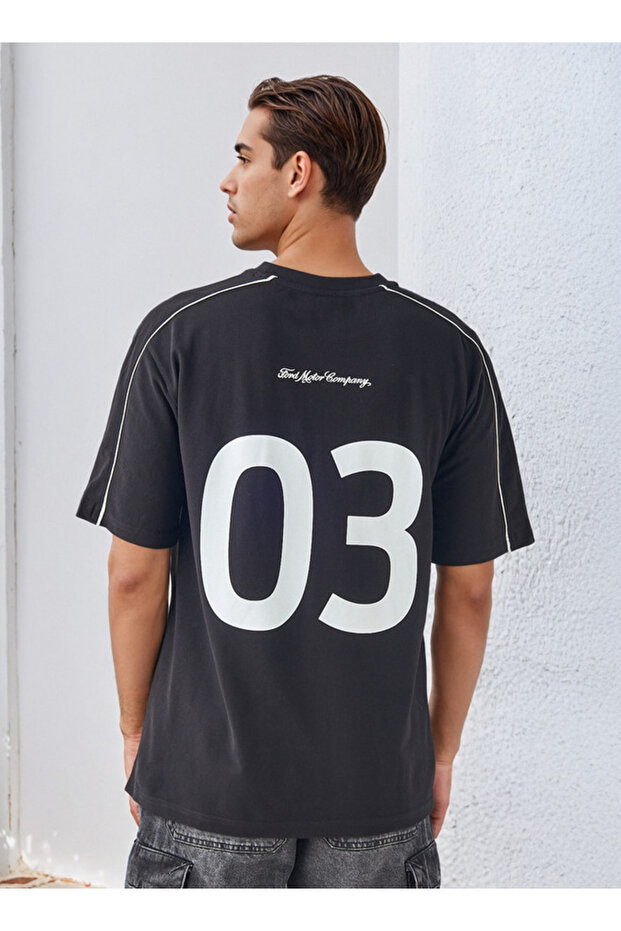 تي شيرت بتفاصيل أنابيب متباينة - 3