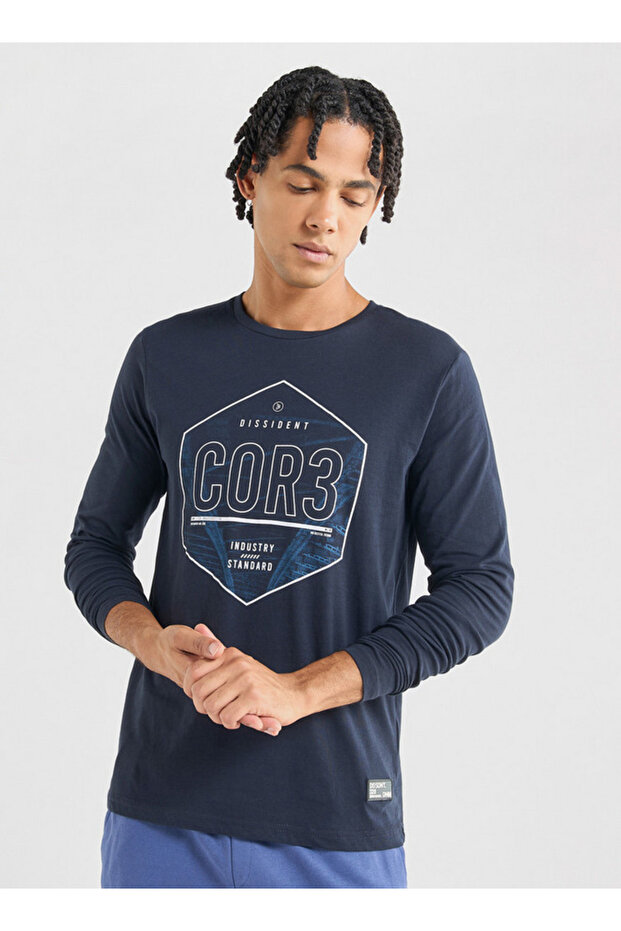 تي شيرت مطبوع برقبة دائرية وأكمام طويلة - 1