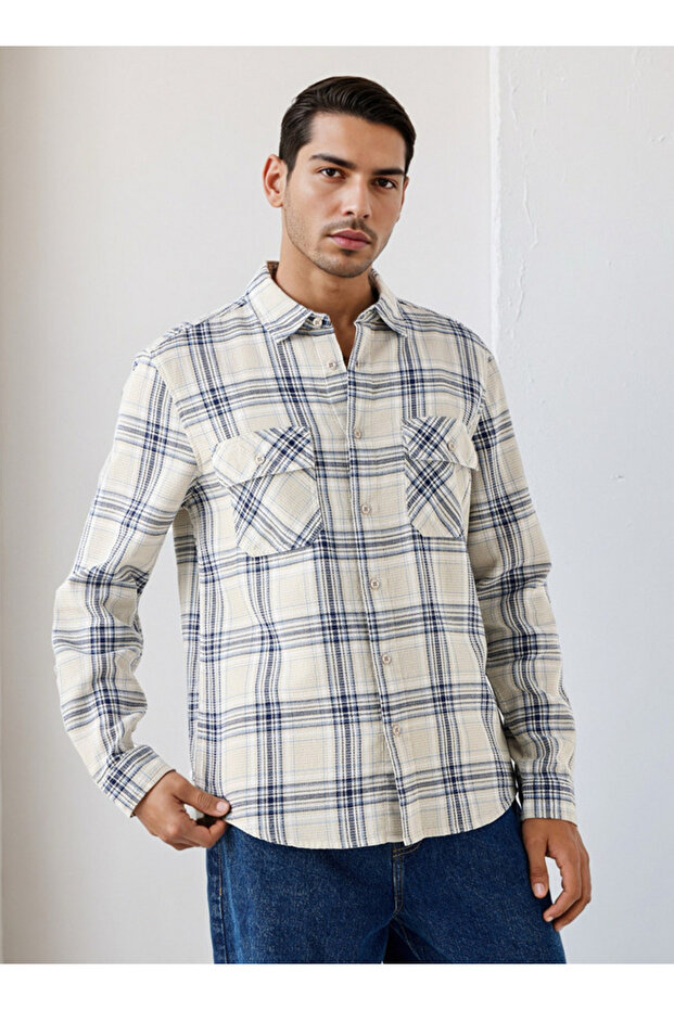 قميص منقوش بقصّة عادية - 1